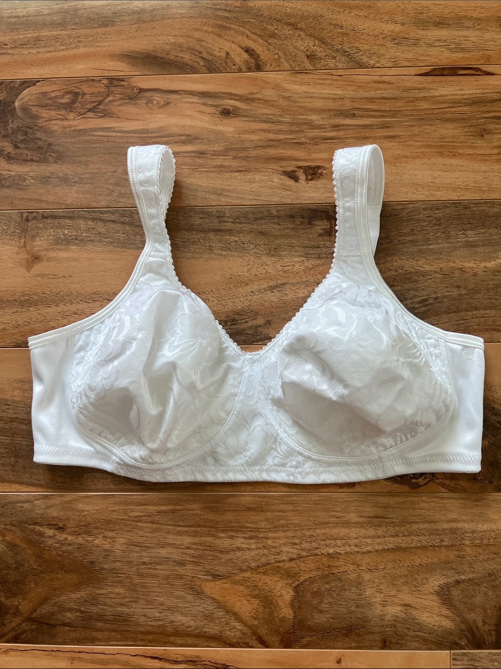 Playtex White Floral Wireless Bra 40C Cushioned Straps New Without Tags